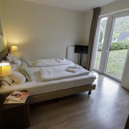 Detached With Six Bedrooms, Close To A