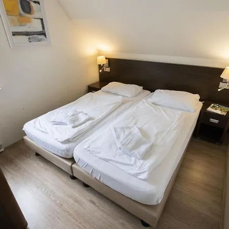 Villa Detached With Six Bedrooms, Close To A